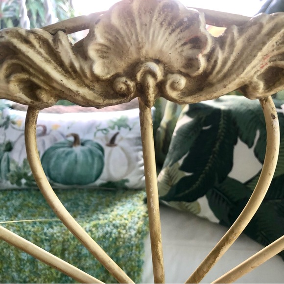 Vintage Rattan Metal Sea Shell Motif Shelf - Picture 2 of 5